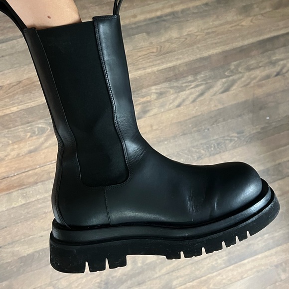 Bottega Vaneta Lug Boot - Picture 4 of 7